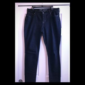 Old Navy Curvy Mid-Rise Skinny Jeans